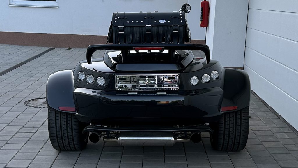 rewaco_gt_cerna_back